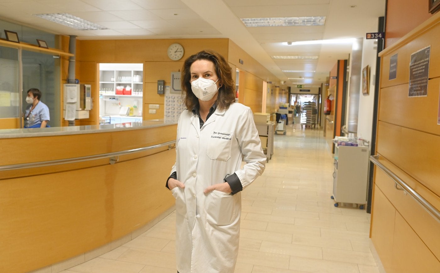 Idoia Gurrutxaga: «El Covid nos obliga a posponer más de mil operaciones al mes»