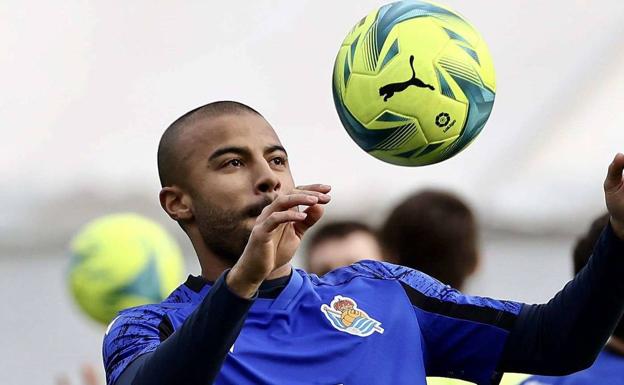 Rafinha se entrena con el grupo y estará en el encuentro copero del miércoles