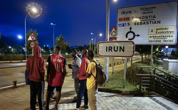Detenido en Hendaia un traficante de migrantes tras herir a una policía