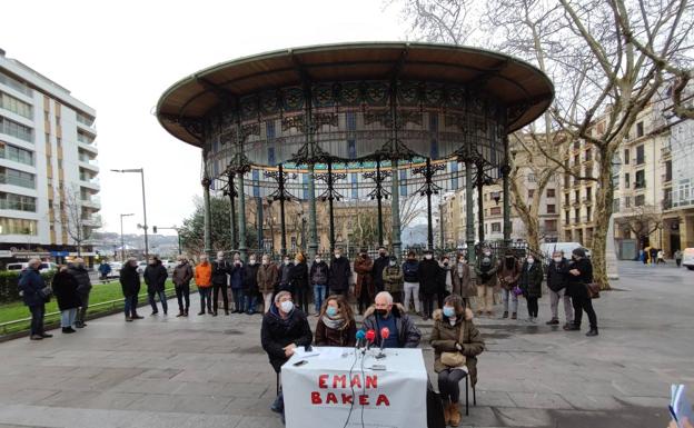 Escritores vascos piden que no se impute a 'Mikel Antza' por el asesinato de Ordóñez y le aplauden en un acto en Donostia