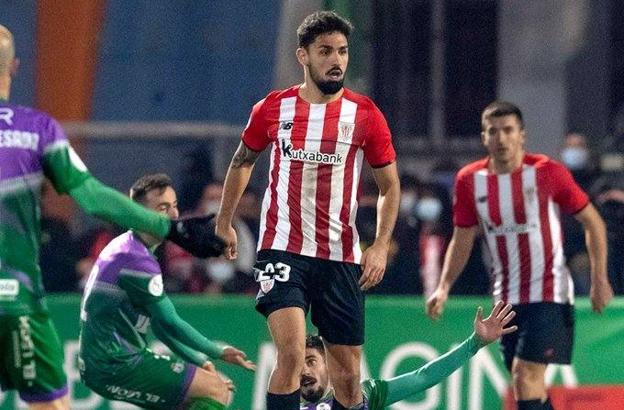 Peru Nolaskoain jugará cedido en el Amorebieta por el Athletic hasta final de temporada