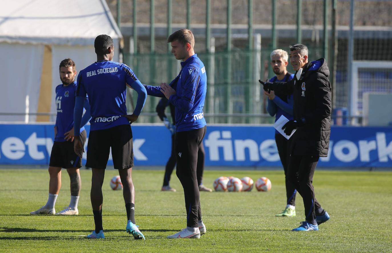 Isak, Sorloth, Portu y Januzaj trabajan la puntería para mejorar su eficacia cara a gol