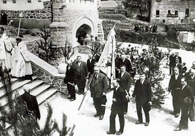 Floreagako ikasle ohien batasunaren festa ospatuko da igande honetan