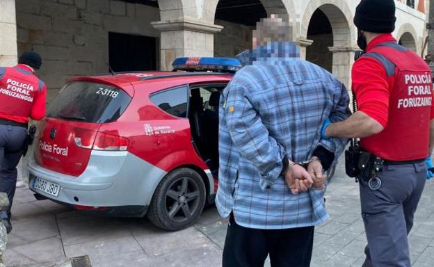 La colaboración ciudadana propicia la detención de un vecino de Bera de 53 años por tráfico de drogas