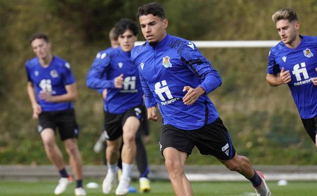 Rafinha Alcántara y Carlos Fernández, novedades en la lista de la Europa League