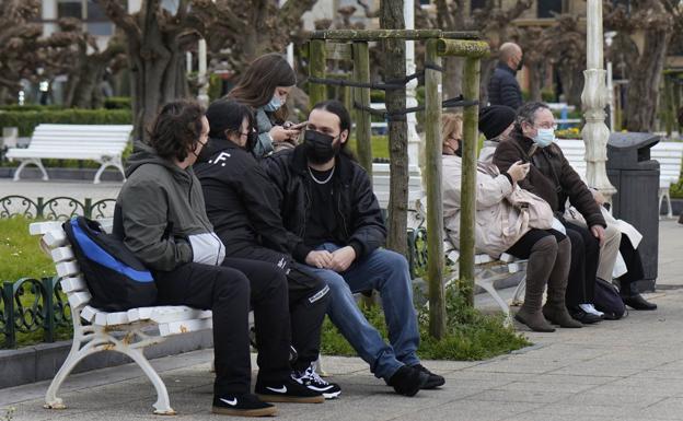 La mascarilla en la calle se despide el jueves solo con 26 multas puestas en Gipuzkoa