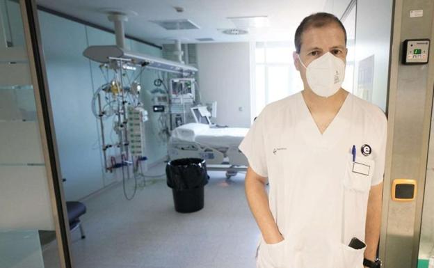 Zubia: «Es lógico eliminar la mascarilla en exteriores, pero cuando no hay distancia como en los campos de fútbol hay que usarla»