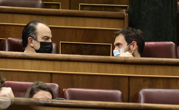 Proponen dos años y medio de suspensión para los diputados de UPN Sergio Sayas y Carlos García Adanero