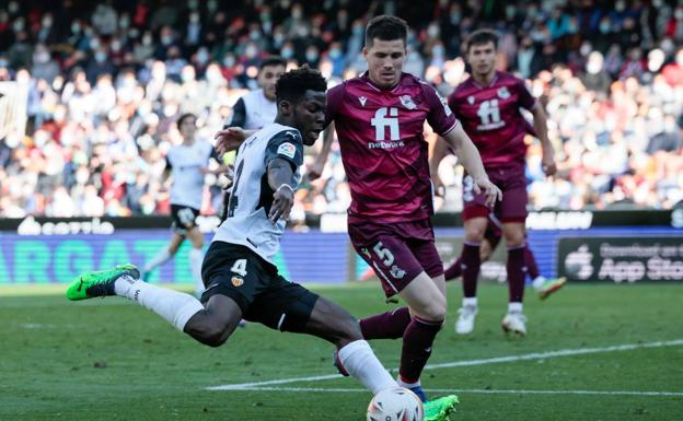 Zubeldia, por sanción, única baja en la lista para medirse al Granada