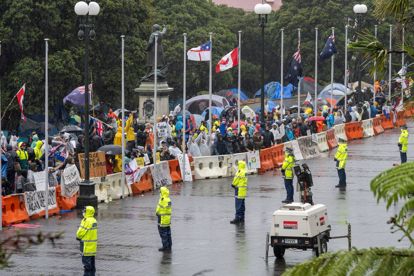 El uso de la 'Macarena' para disolver una manifestación antivacunas enfada a la Policía de Nueva Zelanda