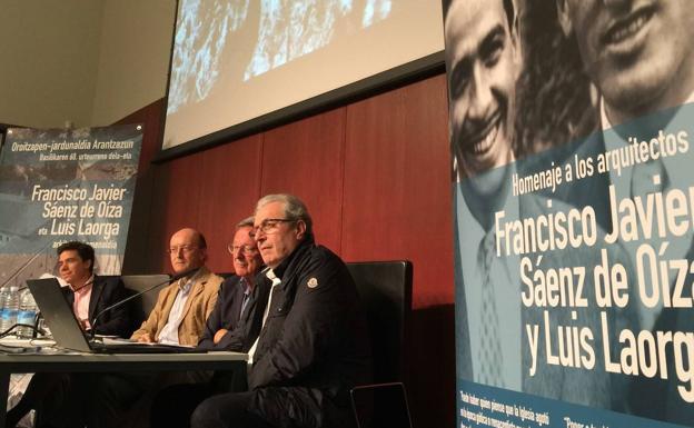 El Colegio de Arquitectos vuelve a exhibir la muestra 'Arantzazu 70 urte'