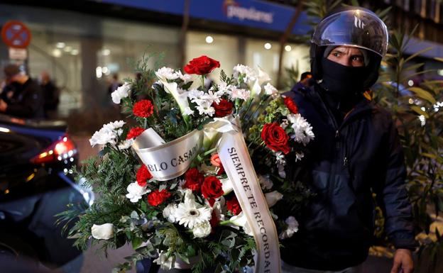 'Ayusistas' protestan ante Génova