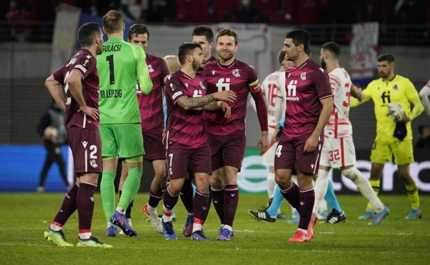 Un despeje contundente, feliz aportación de Illarramendi ante el Leipzig