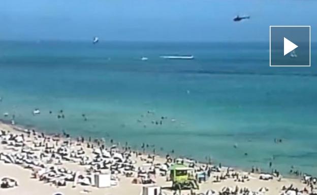 Un helicóptero se estrella cerca de decenas de bañistas en Miami