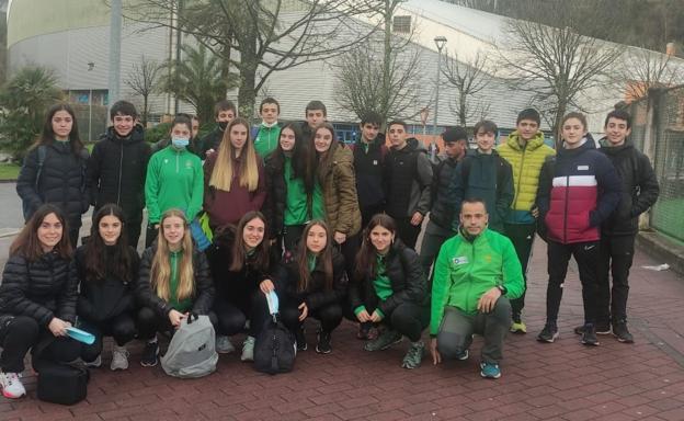 Los atletas del Arrasate Kanpanzar Atletiko Taldea cosecharon una plata y dos bronces en Donostia