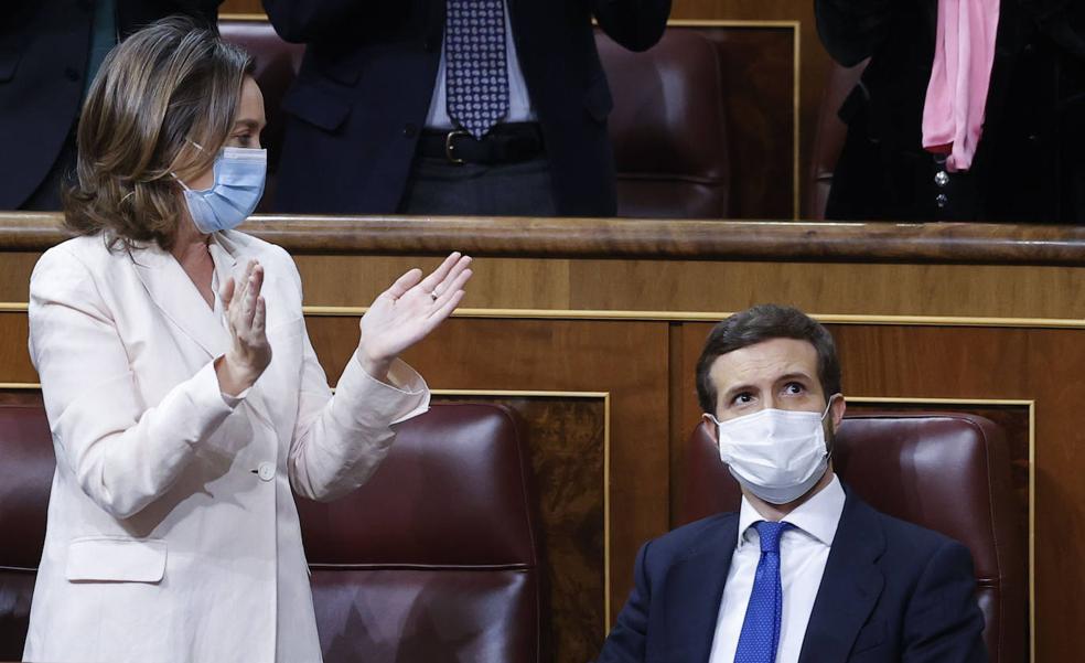 Casado se despide con una gran ovación de la bancada popular