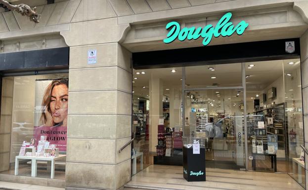 Douglas plantea el cierre de cuatro de las 16 tiendas que tiene en Gipuzkoa