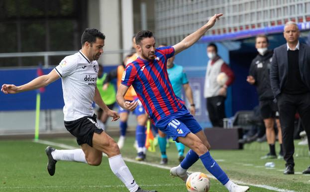 Edu Expósito sufre una lesión muscular en el aductor derecho