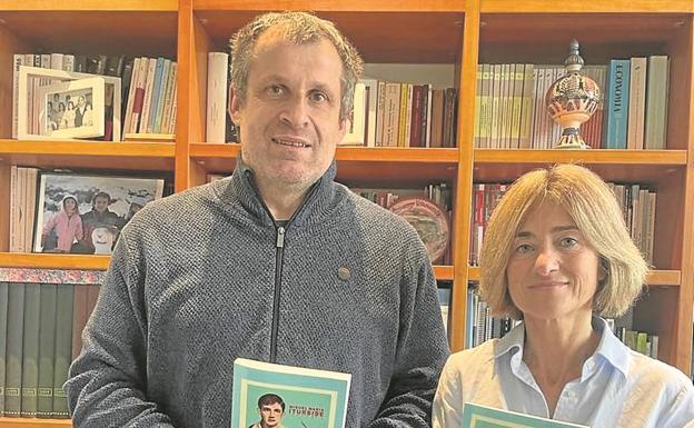 Un libro rescata el lado más humano de las víctimas de «cinco crímenes sin castigo»