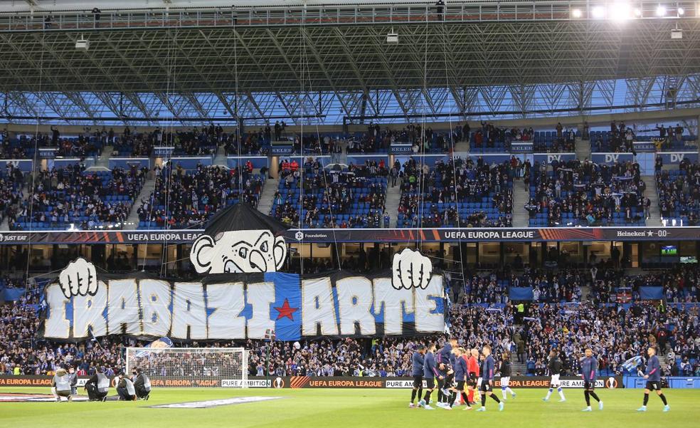 'Irabazi arte', el tifo gigante en el Reale Arena para crear un ambiente mágico