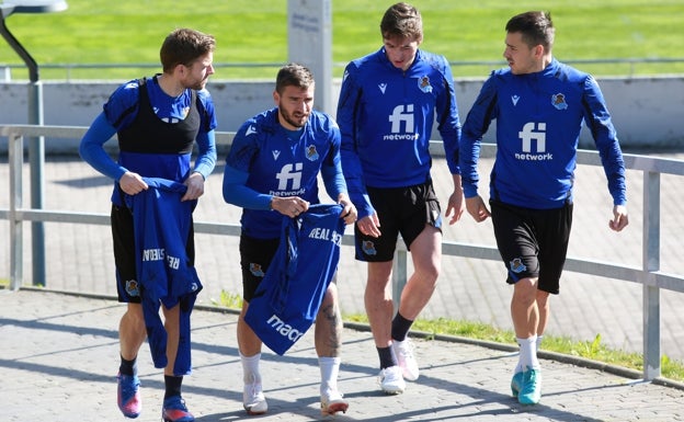 La Real Sociedad entrena con lo justo en Zubieta