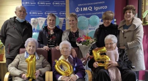 Maria Eguiguren cumplió 105 años con su familia