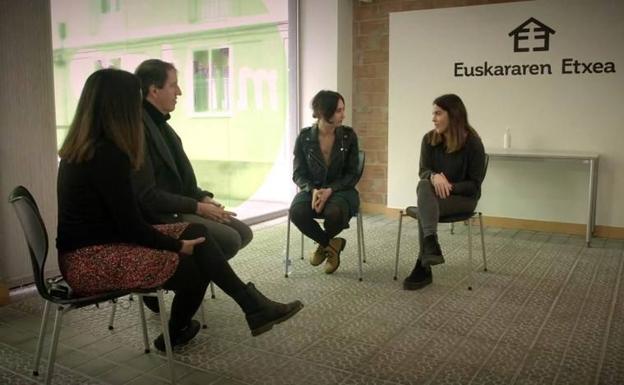 Bertsolari Txapelketa Nagusiko epaileen lana gertutik ezagutzeko aukera