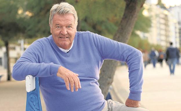 John Toshack, ingresado en estado grave por Covid