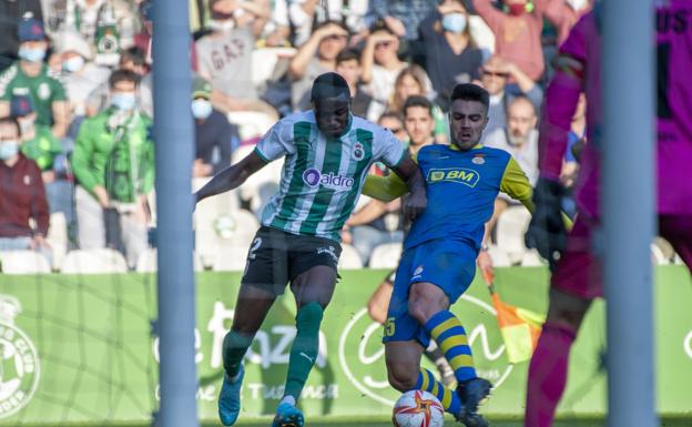 El Racing, nuevo líder, remonta y arrolla al Real Unión