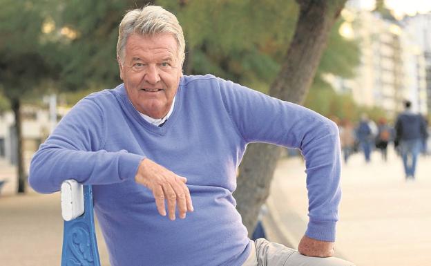 John Toshack, estable dentro de su gravedad