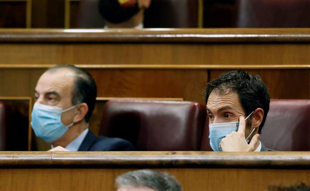 UPN expulsa dos años y medio a los dos diputados que votaron en contra de la reforma laboral