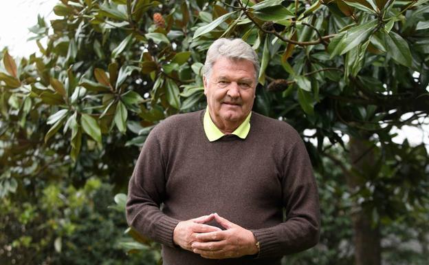 John Benjamin Toshack mejora y empieza a respirar por sí mismo