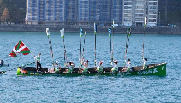 Cuarenta traineras competirán mañana en el Descenso de Hondarribia