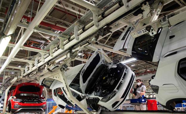 La guerra dispara el precio del aluminio y el paladio y frena de nuevo a la automoción vasca