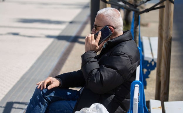 Las compañías de telefonía acaparan la mitad de las sanciones impuestas por Kontsumobide