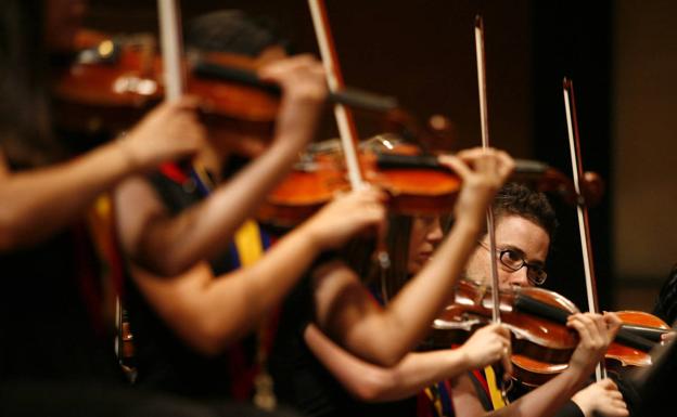 Emakume Sortzaile eta Artisten Sarea, pozik lehen urtean egindako bidearekin