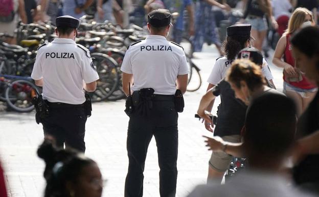 La Guardia Municipal de Donostia, tras la pista de un presunto estafador