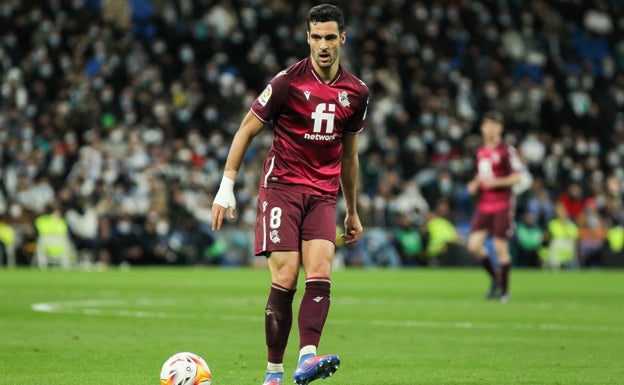 Competición no retira la amarilla mostrada a Mikel Merino en el Bernabéu