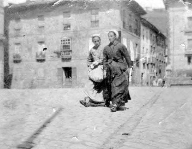 Dieciséis firmas femeninas reconocen a las mujeres baserritarras en Aroztegi