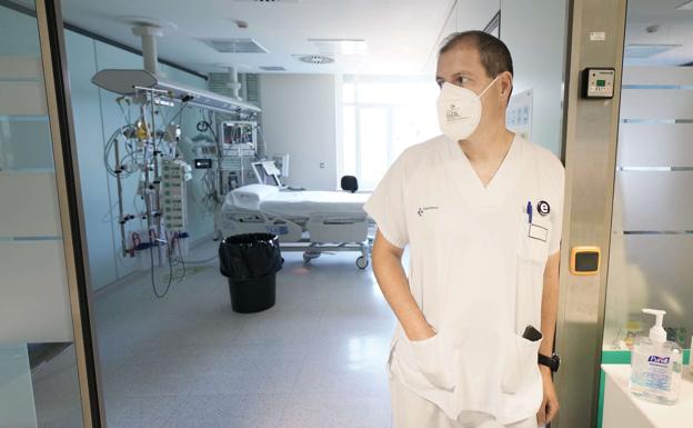 Félix Zubia: «Por respeto a los mayores, mantendría las mascarillas en interiores»