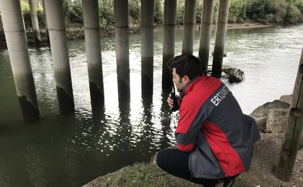 La búsqueda del migrante desaparecido en el Bidasoa se amplía a Txingudi