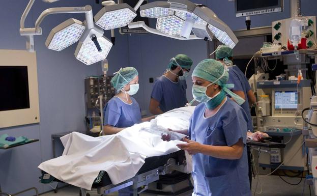 La sexta ola eleva a casi tres meses la demora para ser operado en Gipuzkoa