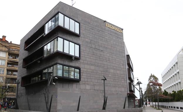 Dos hombres detenidos por robar en un piso de Pasaia y tratar de vender el material sustraído