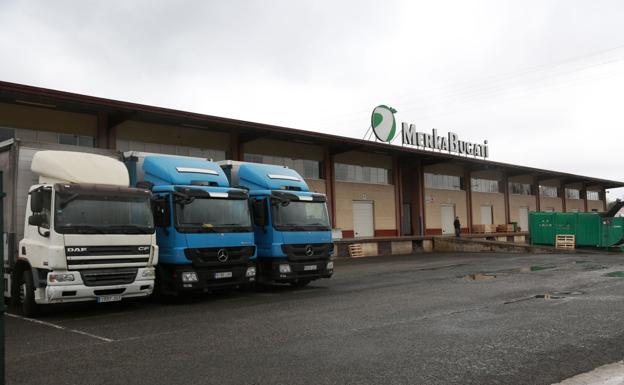 Los gobiernos instan a solucionar ya la huelga del transporte para evitar desabastecimientos