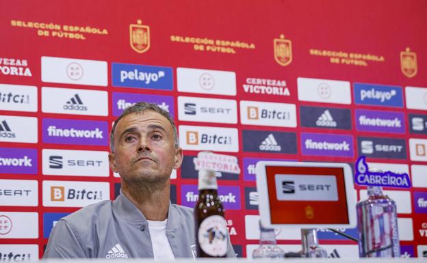 Luis Enrique: «Con la entereza de Mikel Oyarzabal estoy seguro de que estará rápidamente recuperado»