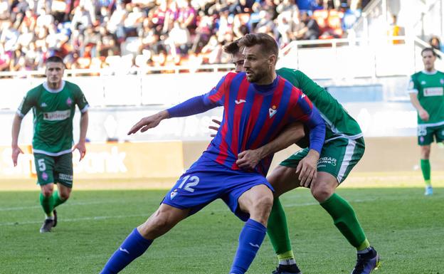 El Eibar va a recurrir la roja directa a Fernando Llorente en Ponferrada