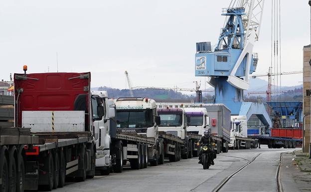 El Puerto de Pasaia pierde 900 camiones al día
