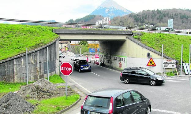 La «irresponsabilidad» fue haber cortado el camino público de Osiña a Asuela