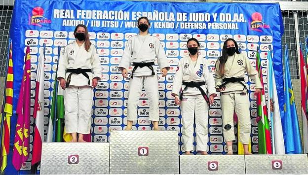 María Clavero logra la medalla de plata en el Campeonato de España de jiu jitsu