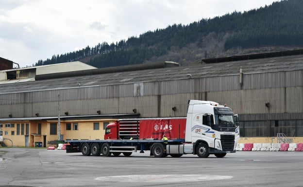 ArcelorMittal detiene su producción en la planta de Bergara por la falta de material y el paro del transporte